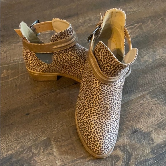 Leopard Booties - Picture 3 of 5
